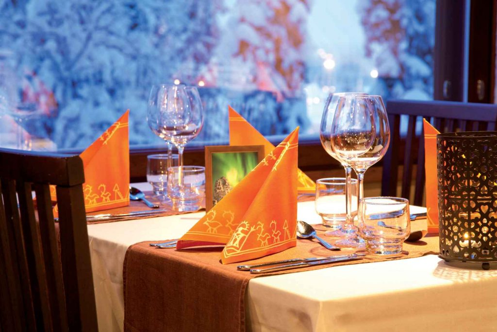 Restaurant, Santa's Aurora, Luosto, Finlande
