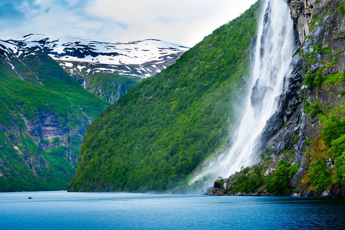 Chute Gjerdefossen, Geirangerfjord